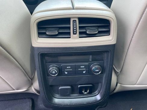 Used 2017 Buick Envision Essence FWD image 32