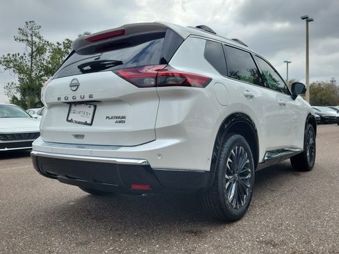 New 2026 Nissan Rogue Platinum image 4