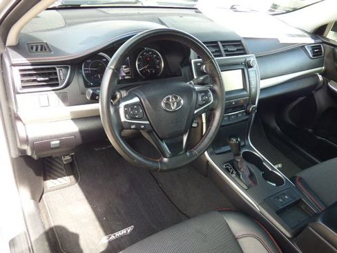 Used 2016 Toyota Camry SE FWD image 19