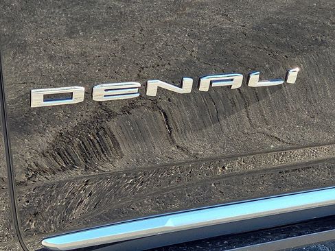 New 2026 GMC Yukon XL Denali w/ Sun & Power Step Package AWD/4WD image 8