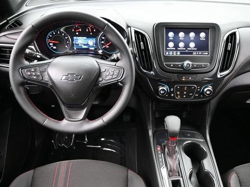 Used 2024 Chevrolet Equinox RS FWD image 5