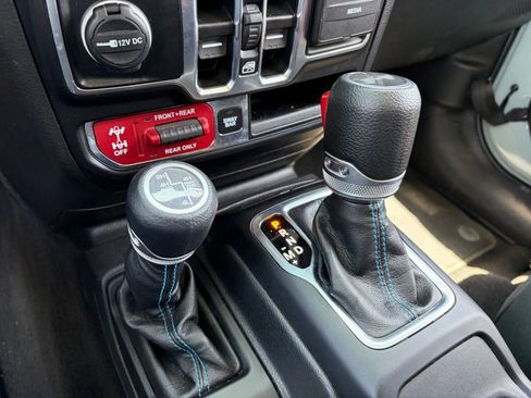Used 2023 Jeep Wrangler Unlimited Rubicon 4xe w/ Safety Group AWD/4WD image 7