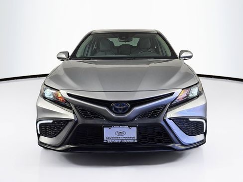 Used 2023 Toyota Camry SE image 2