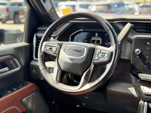 Used 2025 GMC Sierra 2500 Denali Ultimate AWD/4WD image 13