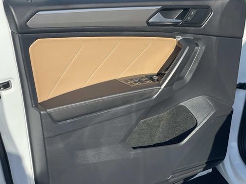 Used 2023 Volkswagen Tiguan SE R-Line image 18