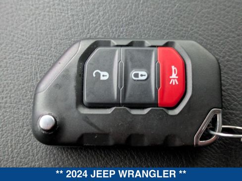 Used 2024 Jeep Wrangler Unlimited Rubicon AWD/4WD image 35
