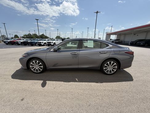 Used 2021 Lexus ES 250 w/ Premium Package AWD/4WD image 30