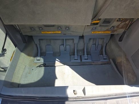Used 2012 Toyota Sienna LE w/ Towing Pkg FWD image 15