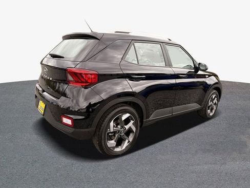 New 2026 Hyundai Venue SEL FWD image 3