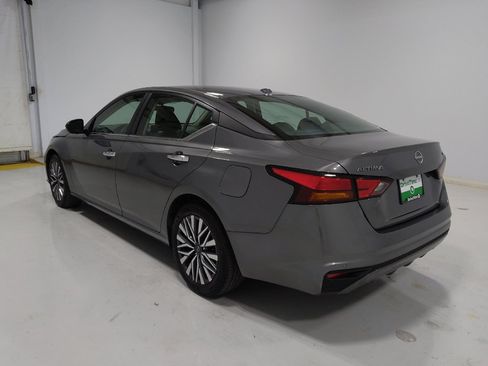 Used 2024 Nissan Altima 2.5 SV FWD image 5