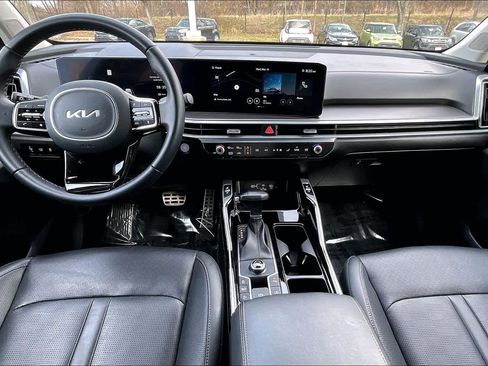 Used 2024 Kia Sorento SX image 14