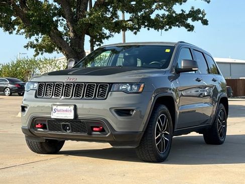 Used 2021 Jeep Grand Cherokee Trailhawk w/ Trailhawk Luxury Group AWD/4WD image 3