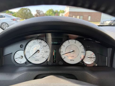 Used 2009 Chrysler 300 Touring RWD image 27