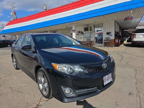 Used 2012 Toyota Camry SE image 5