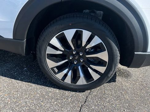 New 2026 Ford Explorer Platinum w/ LUX Leather Package image 29