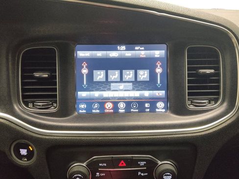 Used 2018 Dodge Charger SXT Plus RWD image 25