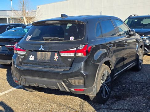 Used 2022 Mitsubishi Outlander Sport SE image 6