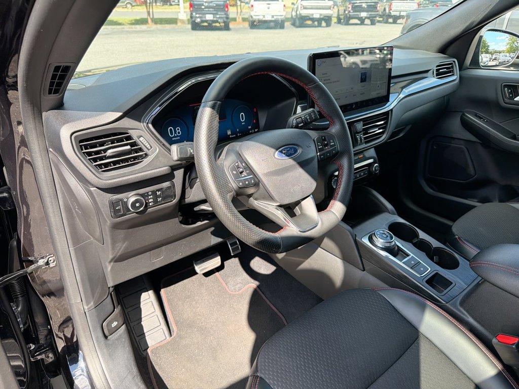 Certified 2023 Ford Escape ST-Line Elite AWD/4WD image 13