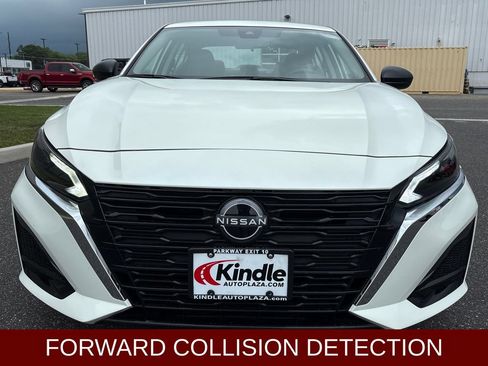 Used 2025 Nissan Altima 2.5 SV FWD image 2