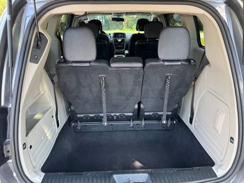 Used 2013 Chrysler Town & Country Touring image 14