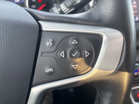 Used 2024 GMC Terrain SLT image 21