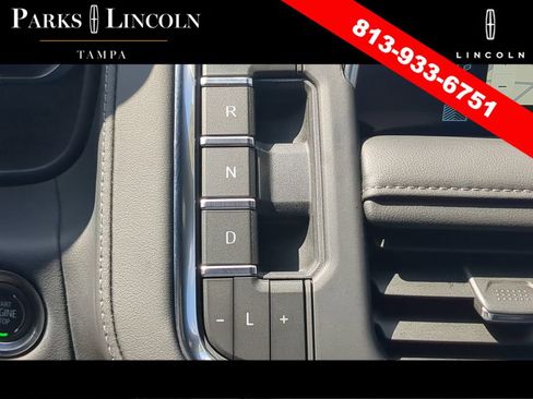 Used 2024 Chevrolet Suburban LT w/ Luxury Package RWD image 27