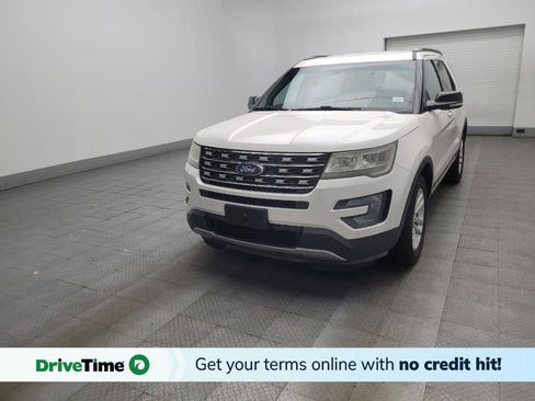 Used 2017 Ford Explorer XLT w/ Equipment Group 202A FWD image 1