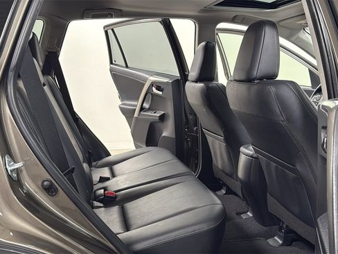 Used 2014 Toyota RAV4 Limited image 17