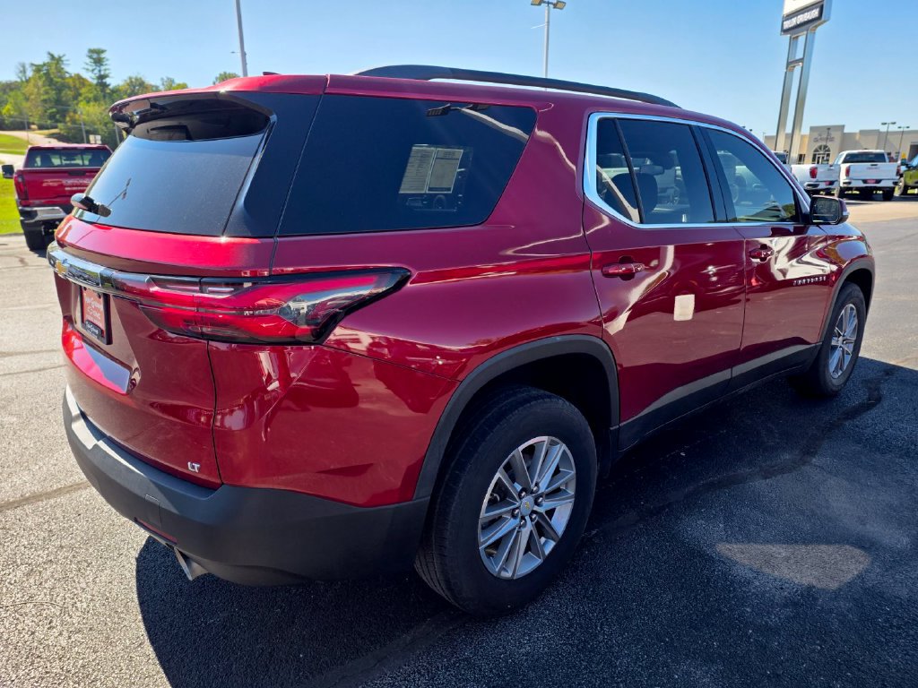 Used 2023 Chevrolet Traverse LT FWD image 8