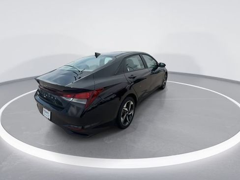 Certified 2023 Hyundai Elantra SEL w/ Convenience Package FWD image 8