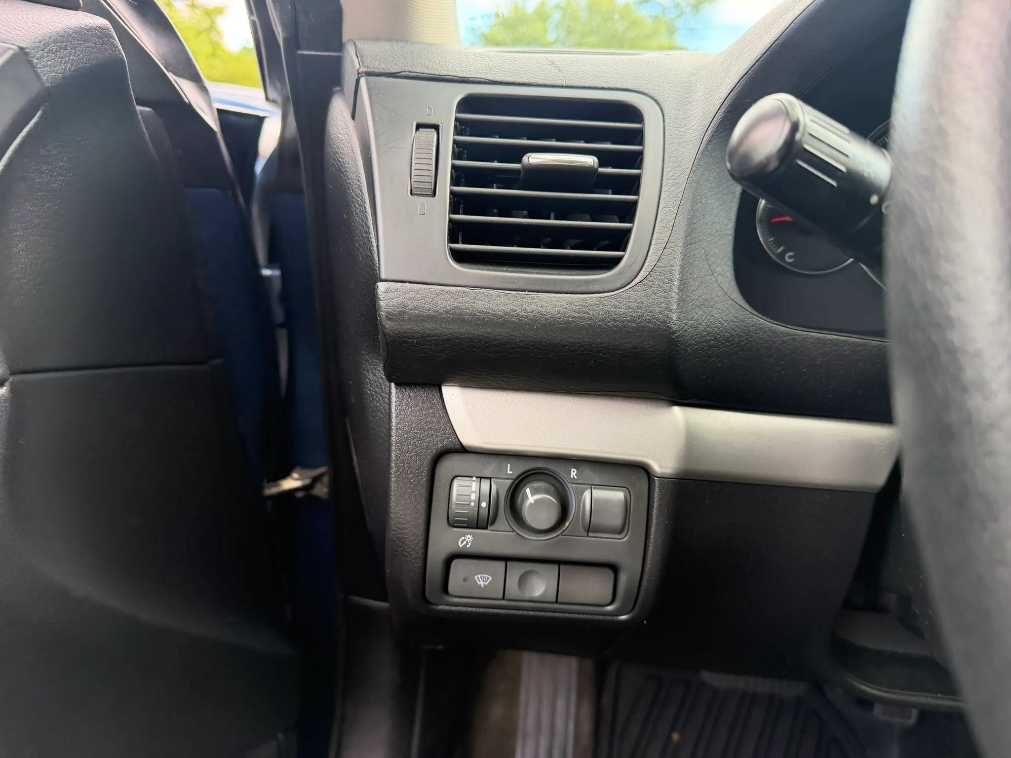 Used 2008 Subaru Outback 2.5i L.L. Bean AWD/4WD image 19