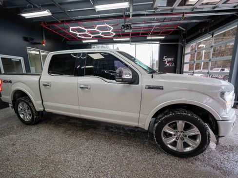 Used 2019 Ford F150 Platinum w/ Equipment Group 701A Luxury image 5