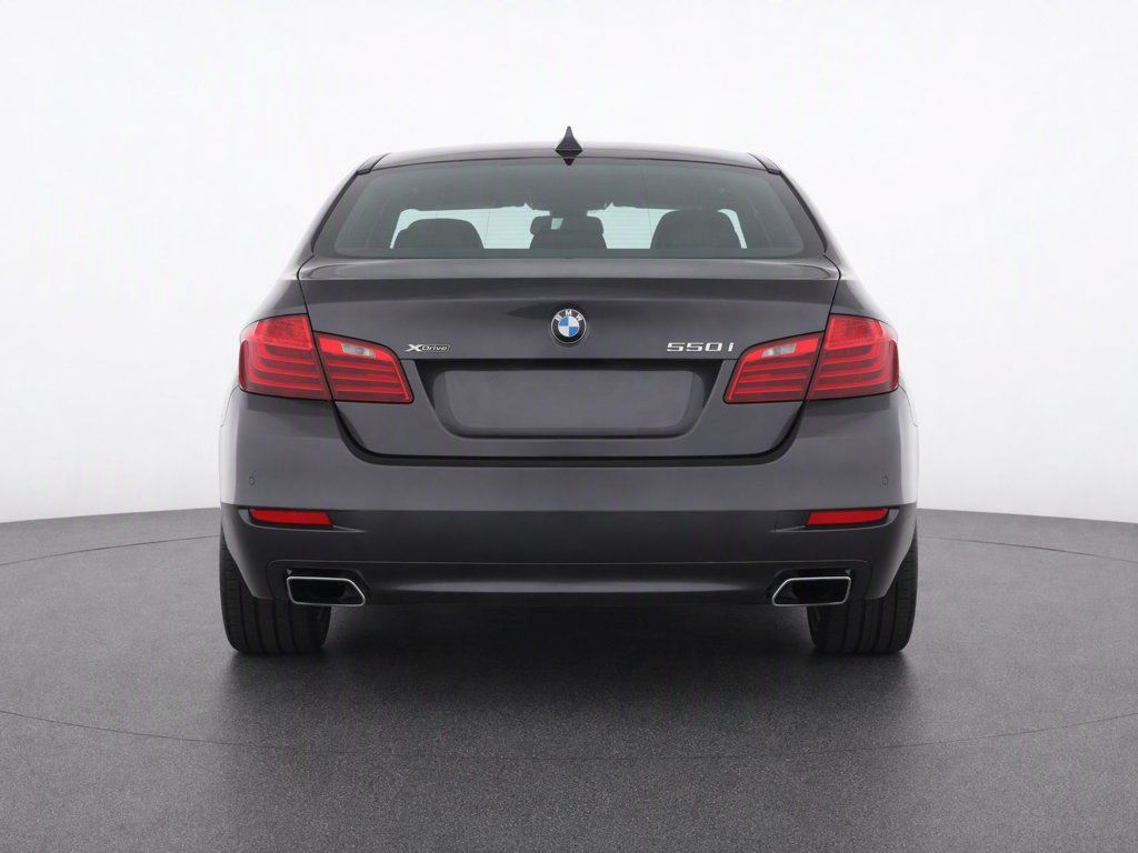 Used 2015 BMW 550i xDrive Sedan AWD/4WD image 7