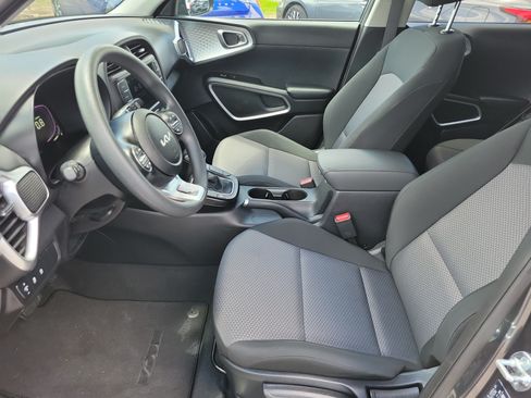 Certified 2025 Kia Soul LX FWD image 16