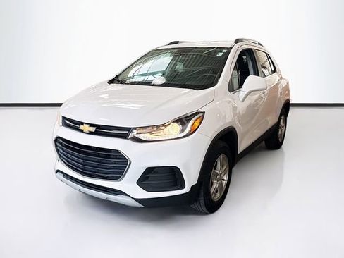 Used 2020 Chevrolet Trax LT image 1