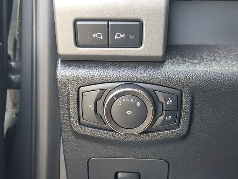 Used 2018 Ford F150 Raptor w/ Equipment Group 801A Mid AWD/4WD image 18