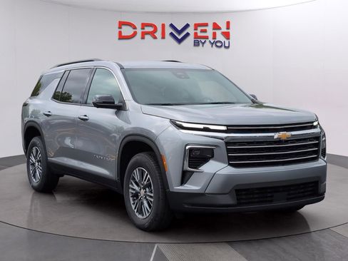 New 2026 Chevrolet Traverse LT w/ Driver Confidence Package image 7