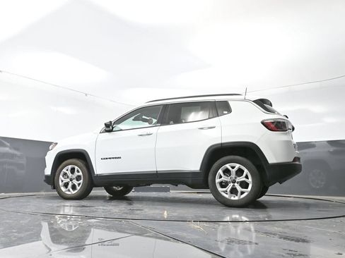 Used 2025 Jeep Compass Latitude AWD/4WD image 29