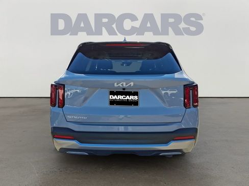 Used 2025 Kia Sorento EX w/ Panoramic Sunroof Package image 5