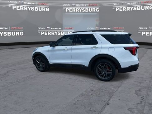 Used 2025 Ford Explorer ST AWD/4WD image 5