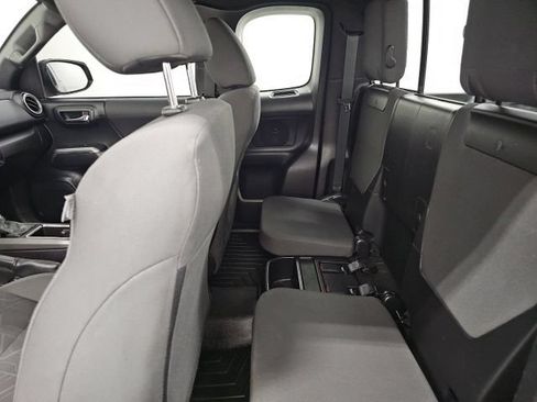 Used 2016 Toyota Tacoma TRD Sport w/ Towing Package AWD/4WD image 27