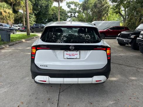 Used 2025 Nissan Kicks S FWD image 8