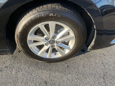 Used 2025 Toyota Camry LE image 31