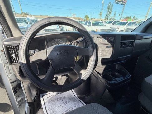 Used 2007 Chevrolet Express 2500 Extended image 15