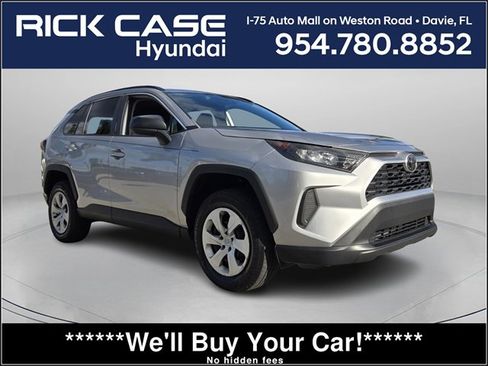 Used 2020 Toyota RAV4 LE image 1