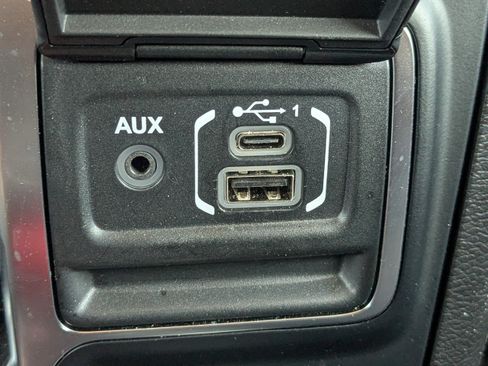 Used 2023 Jeep Gladiator Rubicon w/ LED Lighting Group AWD/4WD image 26
