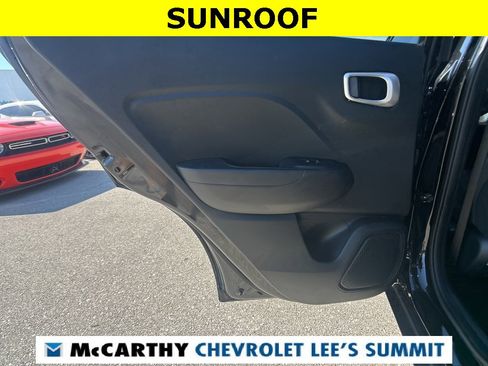 Used 2024 Hyundai Venue SEL image 31