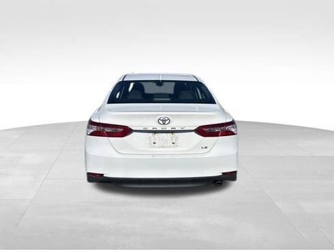 Used 2020 Toyota Camry LE image 5