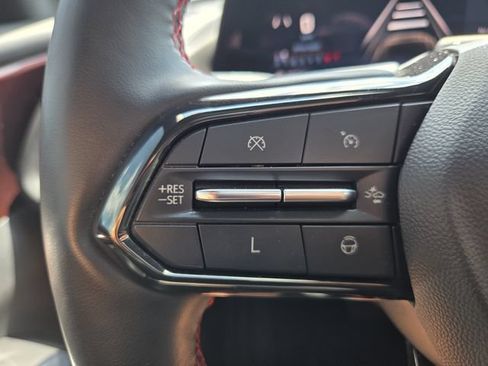 Certified 2024 Chevrolet Traverse RS FWD image 28