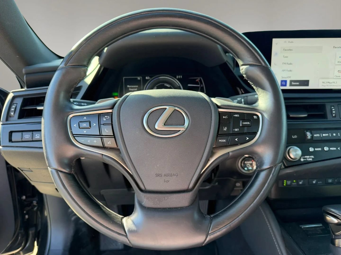 Used 2024 Lexus ES 300h Ultra Luxury w/ Accessory Package (Z2) FWD image 22